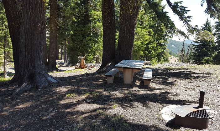 crater lake picnic area